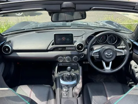 Mazda MX-5 (Roadster)