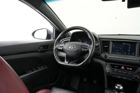 Hyundai Elantra (Avante)