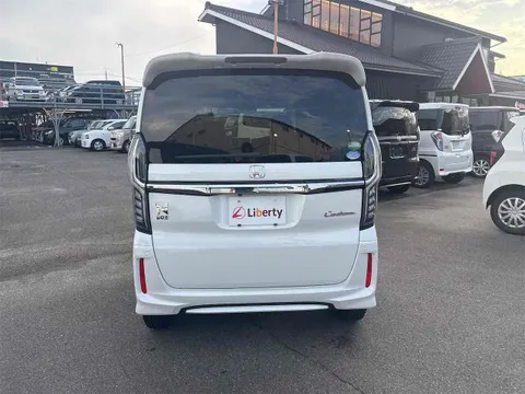Honda N-BOX Custom