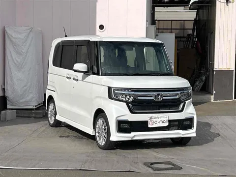Honda N-BOX Custom