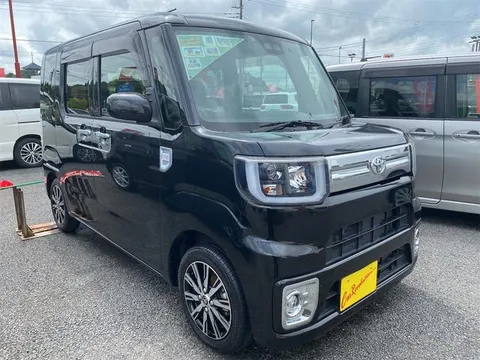 Toyota Pixis Mega