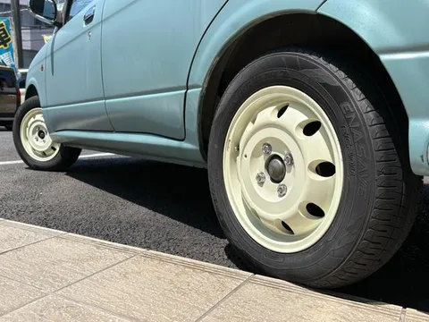 Daihatsu Mira Gino