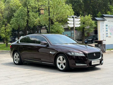 Jaguar XFL