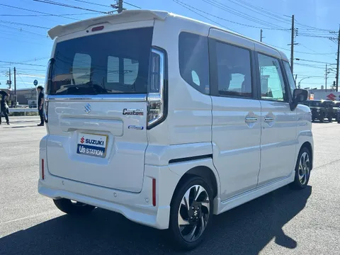 Suzuki Spacia