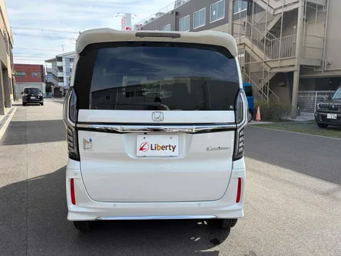 Honda N-BOX Custom