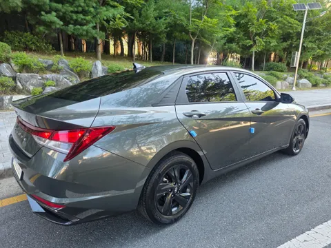 Hyundai Elantra (Avante)
