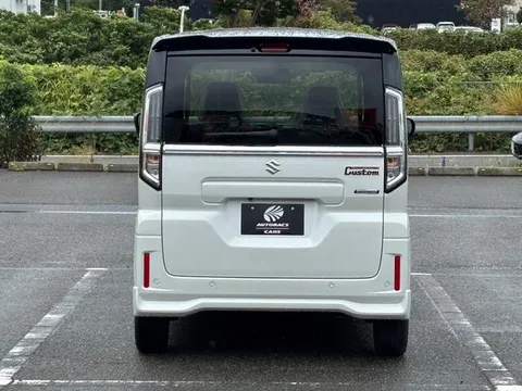 Suzuki Spacia Custom