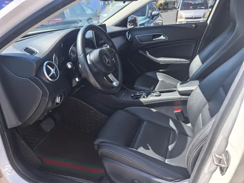 Mercedes-Benz Mercedes-Benz GLA