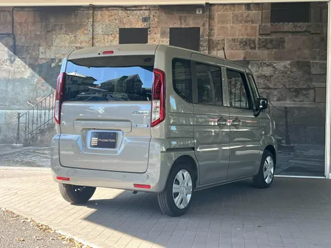 Suzuki Spacia