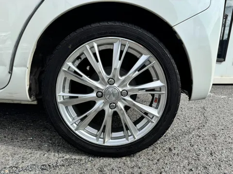 Toyota Pixis Mega