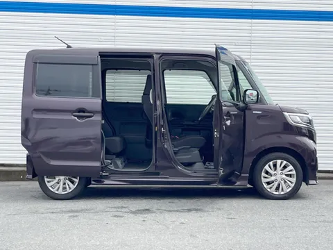 Suzuki Spacia Custom