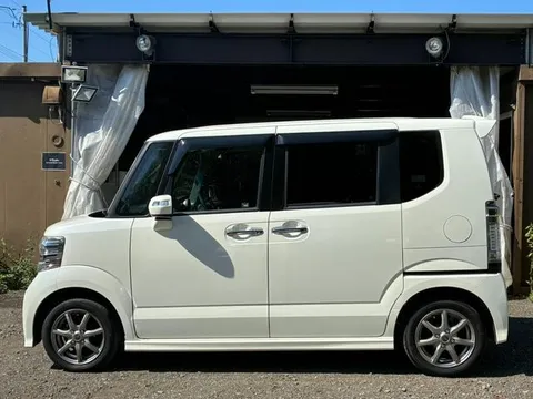 Honda N-BOX Custom