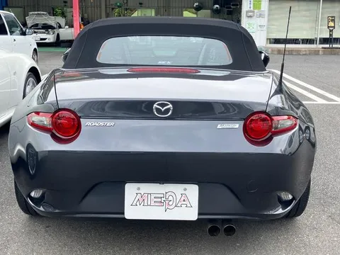 Mazda MX-5 (Roadster)