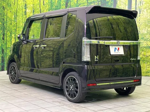 Honda N-BOX Custom