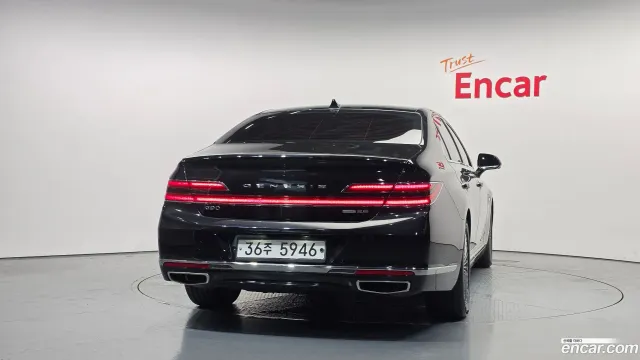 Genesis G90