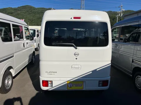 Nissan Clipper Van
