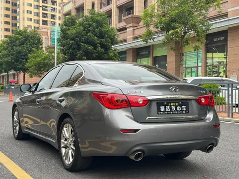 Infiniti Q50L