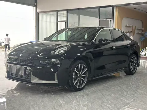Lynk & Co 03