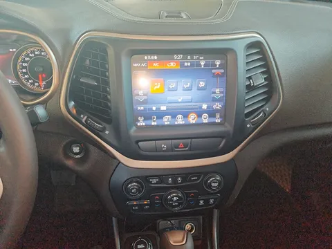 Jeep Cherokee