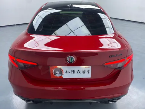 Alfa Romeo Giulia