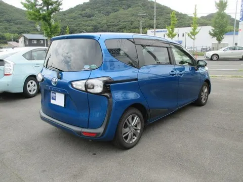 Toyota Sienta