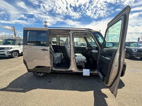 Mitsubishi Delica Mini