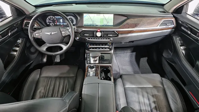 Genesis G90 (EQ900)