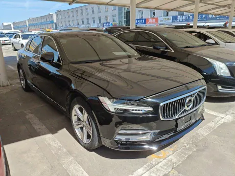 Volvo S90