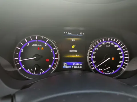 Infiniti Q50L