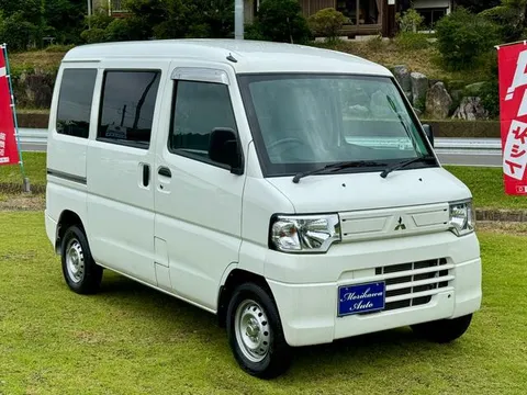 Mitsubishi Minicab Van