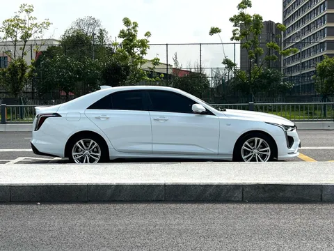 Cadillac CT4