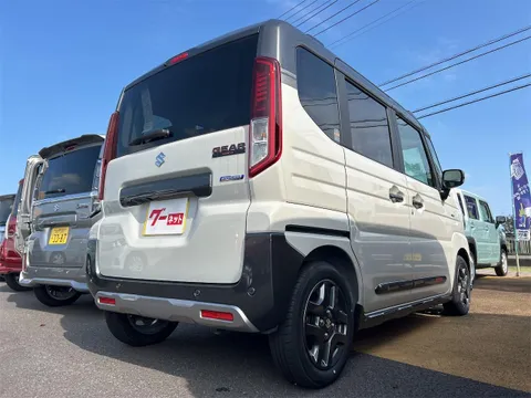 Suzuki Spacia Gear