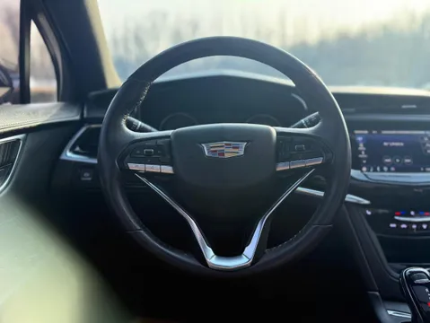 Cadillac XT6