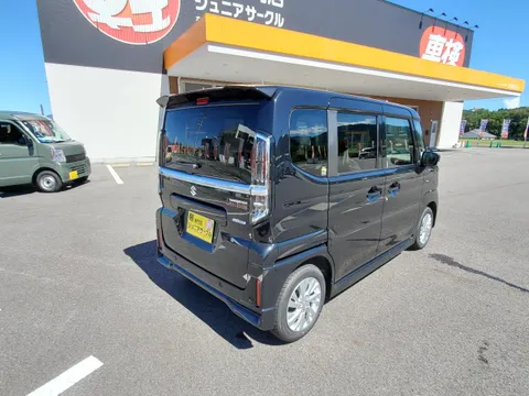 Suzuki Spacia Custom