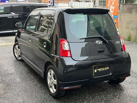 Daihatsu Esse