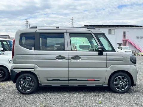Suzuki Spacia