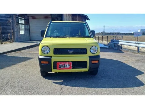 Daihatsu Naked