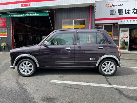 Daihatsu Mira Gino