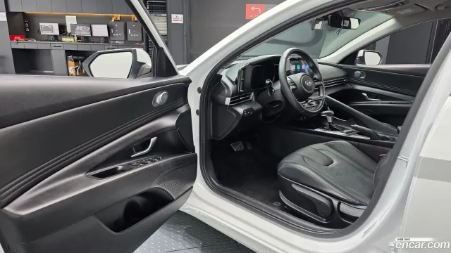 Hyundai Elantra (Avante)
