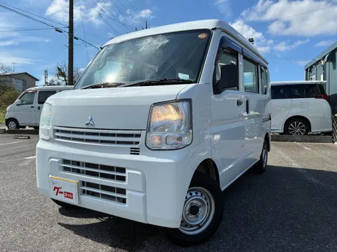 Mitsubishi Minicab Van