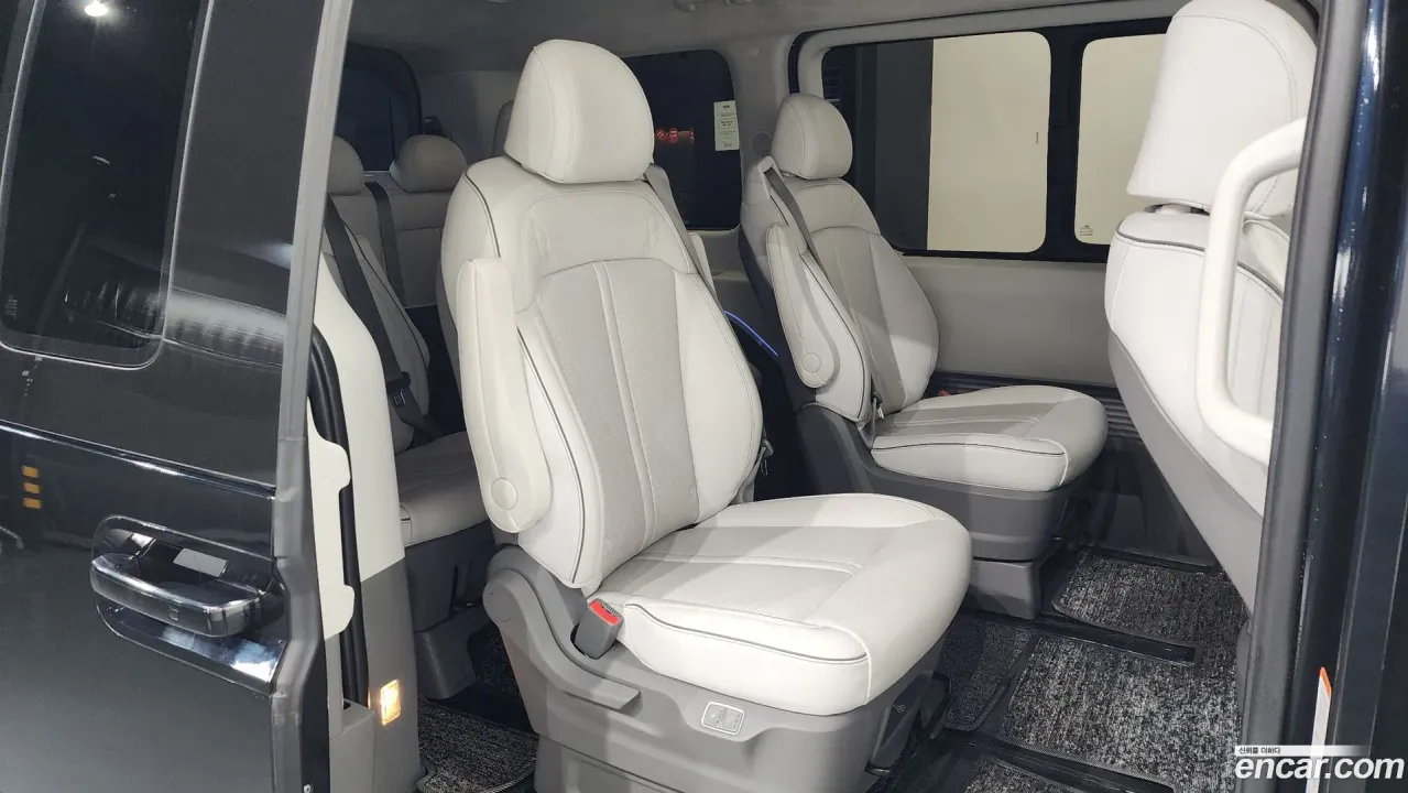 Hyundai Staria