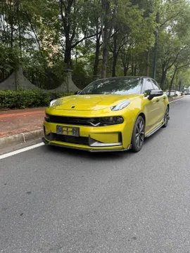 Lynk & Co 03