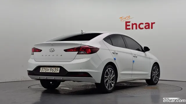 Hyundai Elantra (Avante)