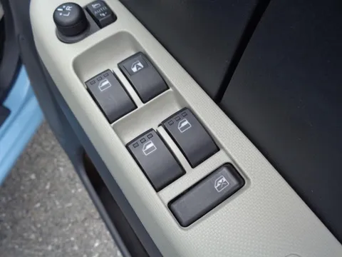 Daihatsu Mira Tocot