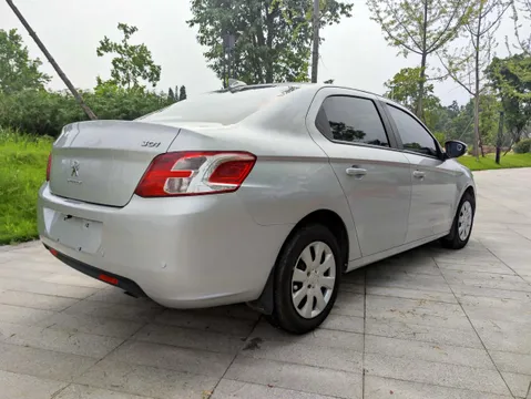 Peugeot 301