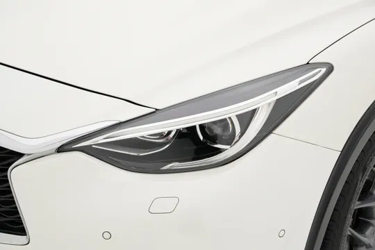 Infiniti Q30