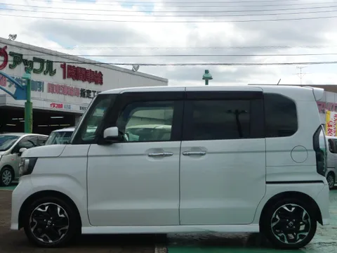 Honda N-BOX Custom