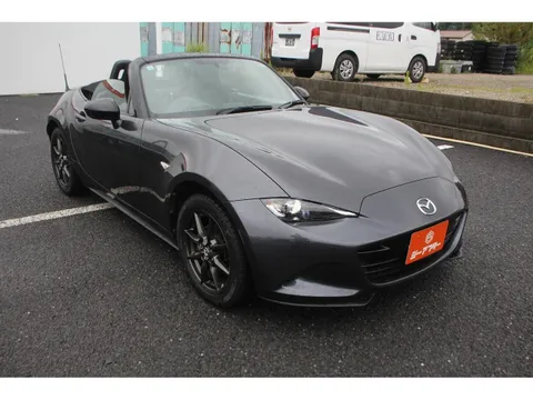 Mazda MX-5 (Roadster)