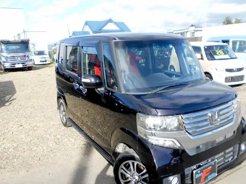 Honda N-BOX Custom