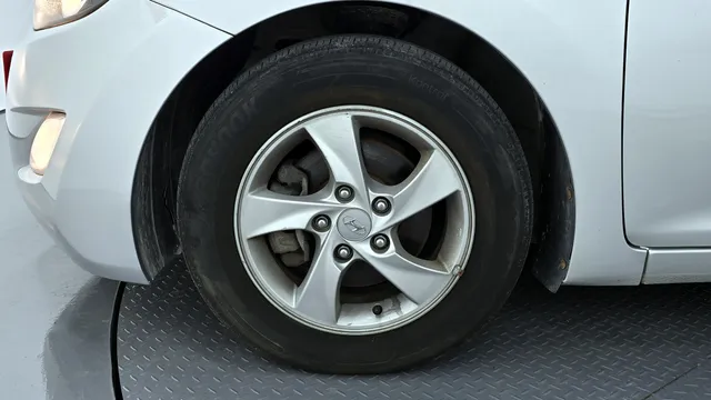 Hyundai Elantra (Avante)